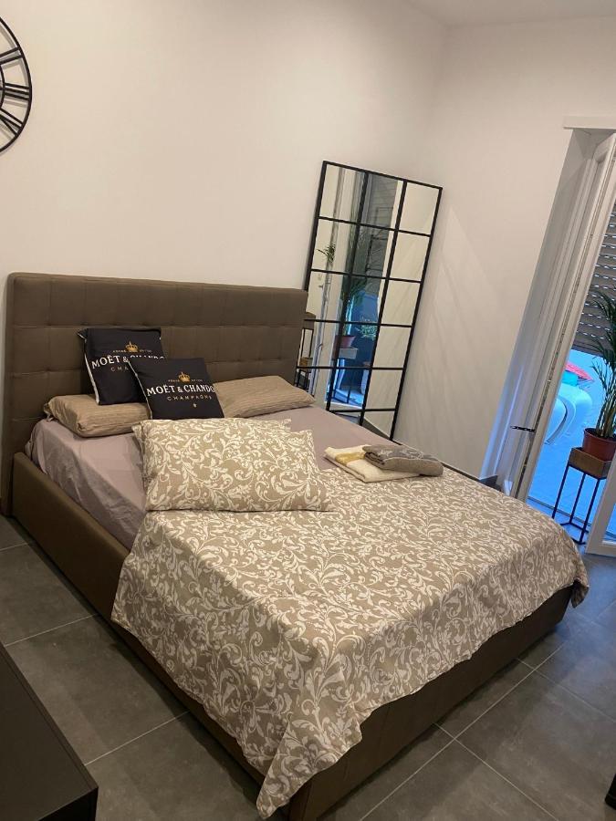 Decoluxe !Apartamento Con 1 Camera Da Letto , In Zona San Paolo , Via Martiniana Τορίνο Εξωτερικό φωτογραφία